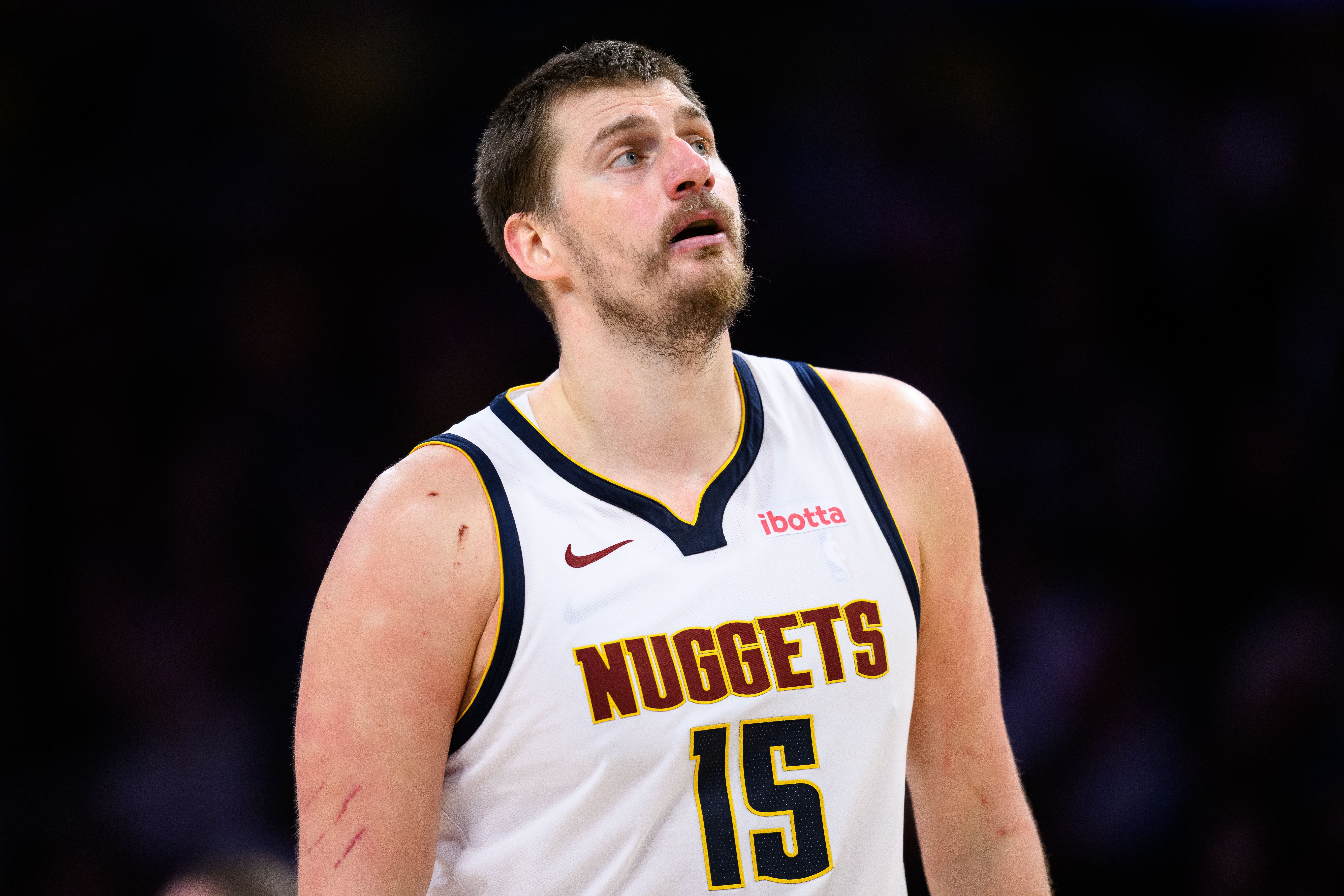 NBA录像高清回放-豪华数据！约基奇本赛季常规赛对阵森林狼场均35.8分15板11.3助
